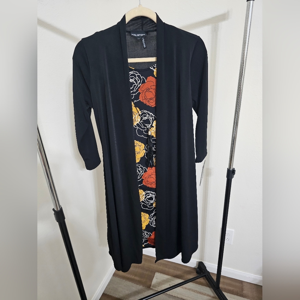 Women's clothing(615)